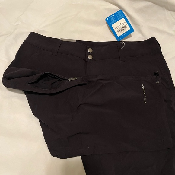Columbia Women’s Lightweight Capri pants (black) - Picture 2 of 4